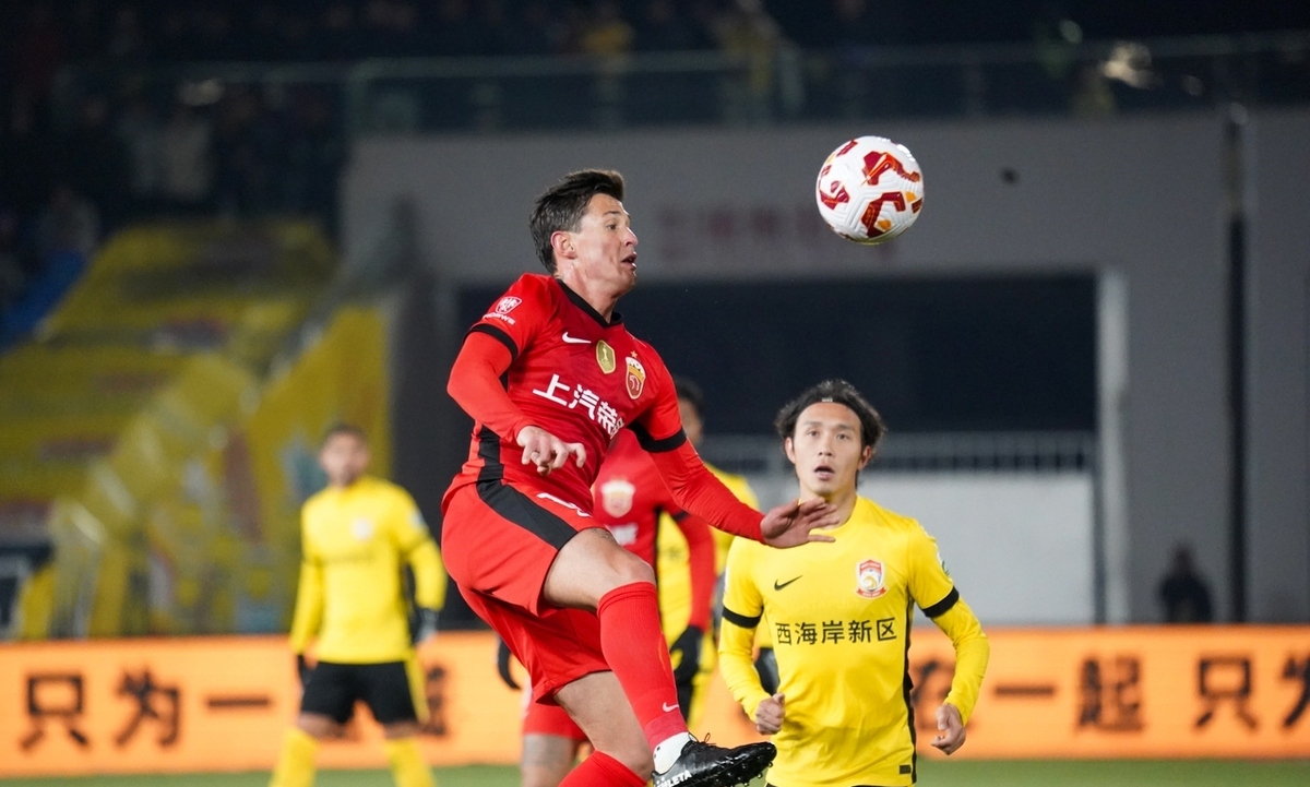 包含中超-李新翔传射蒯纪闻送助攻上海海港3-0大连英博的词条