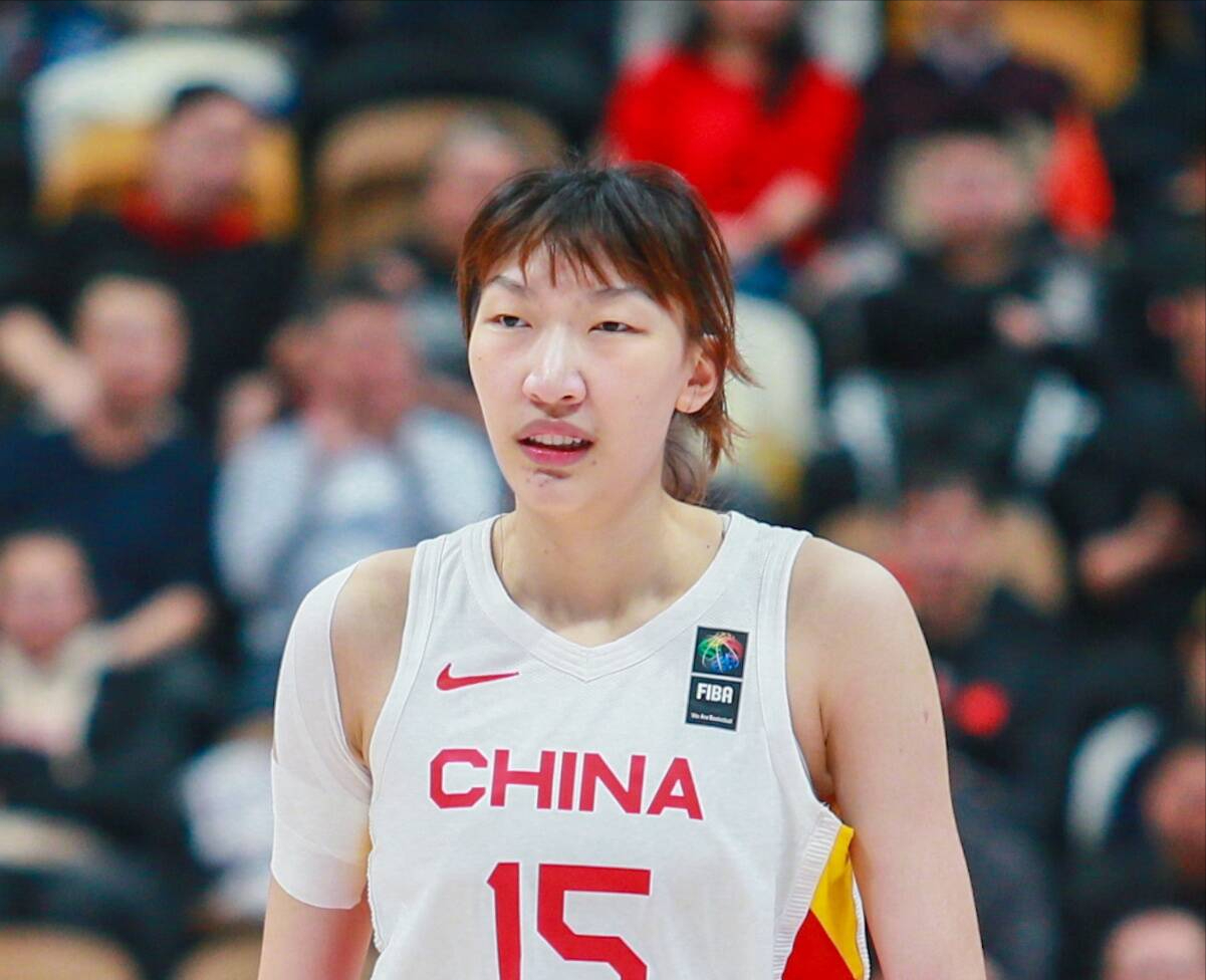 中国女篮平均年龄25.4岁选材着眼于洛杉矶奥运会FIBA发布中国女篮写真张子宇韩旭搞怪的简单介绍