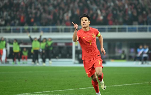 爱奇艺体育电脑版下载-目标3-0！国足拒练兵，拿亚洲第三出气，首发11人浮现，CCTV5直播