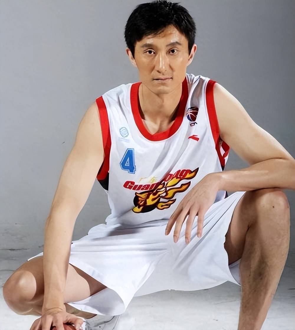 关于完爆澳大利亚+碾压日本！广东冠军中锋打成亚洲霸主，或挤走徐昕的信息