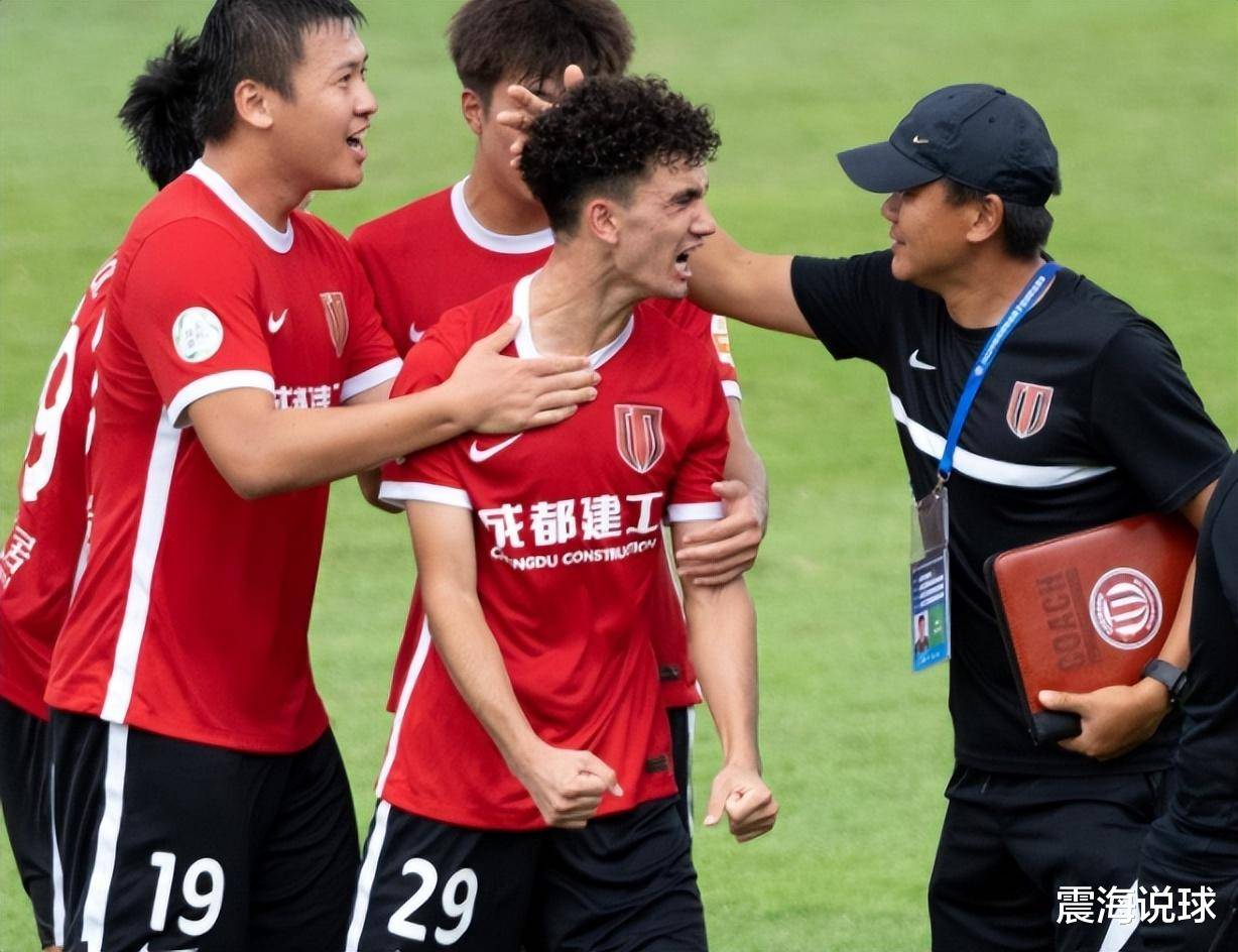 喜讯！姚夏和徐正源都铁了心要为成都蓉城引进国安MVP锋霸补强，将承诺给他顶薪的简单介绍
